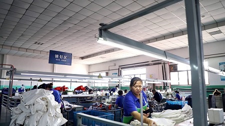 防水面料冲锋衣油渍怎么去除